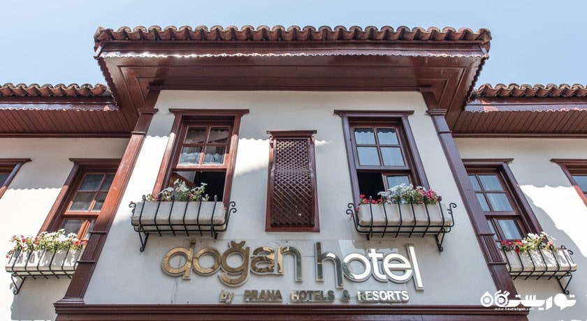 ساختمان هتل لوگان